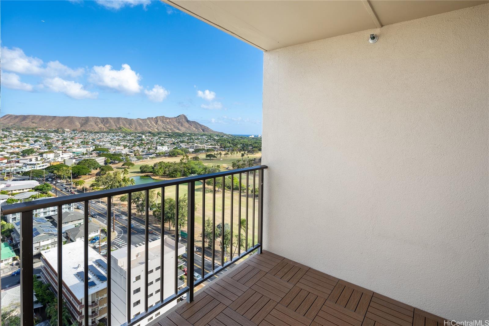 2916 Date Street #20J, Honolulu, HI 96816