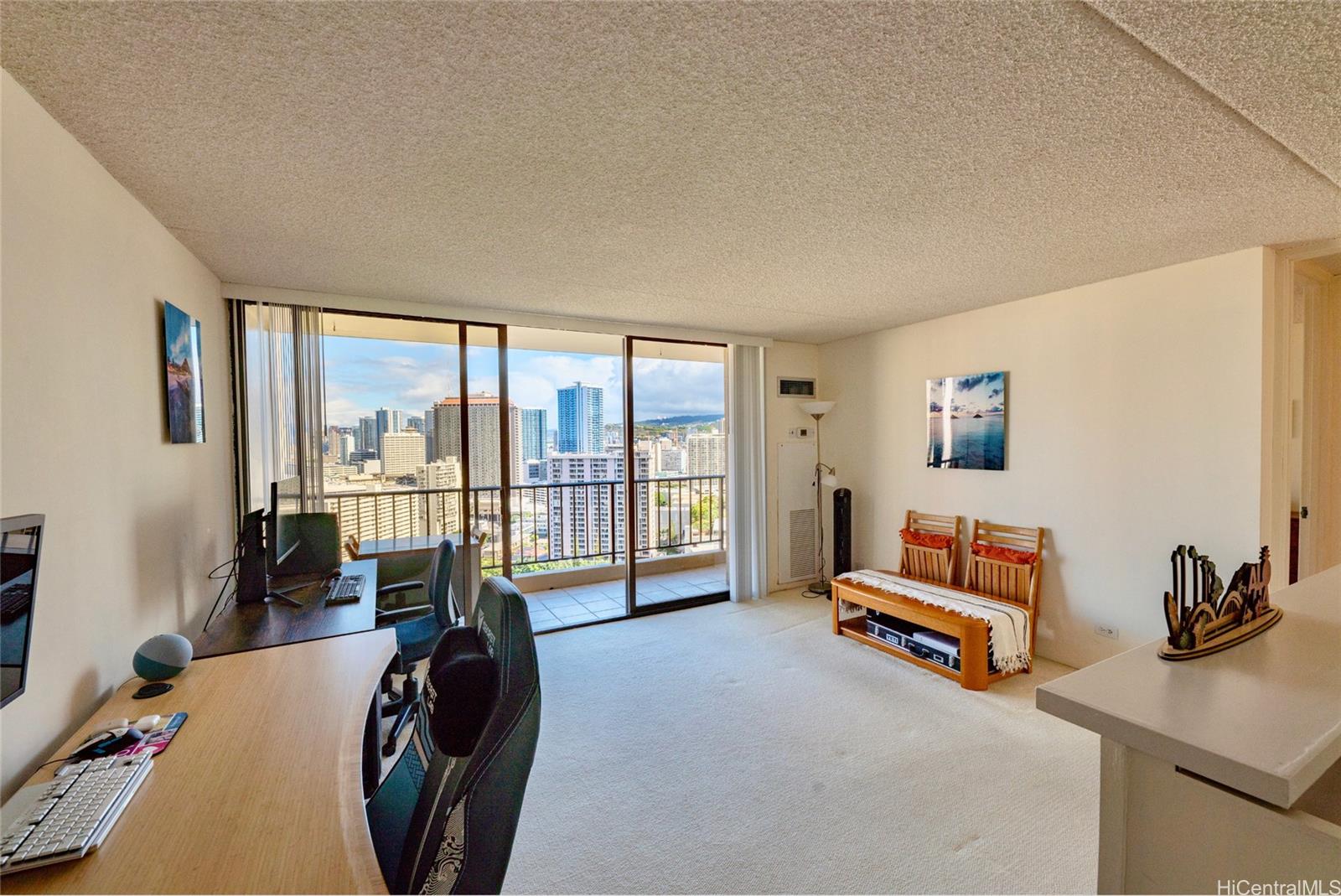 411 Hobron Lane #2806, Honolulu, HI 96815