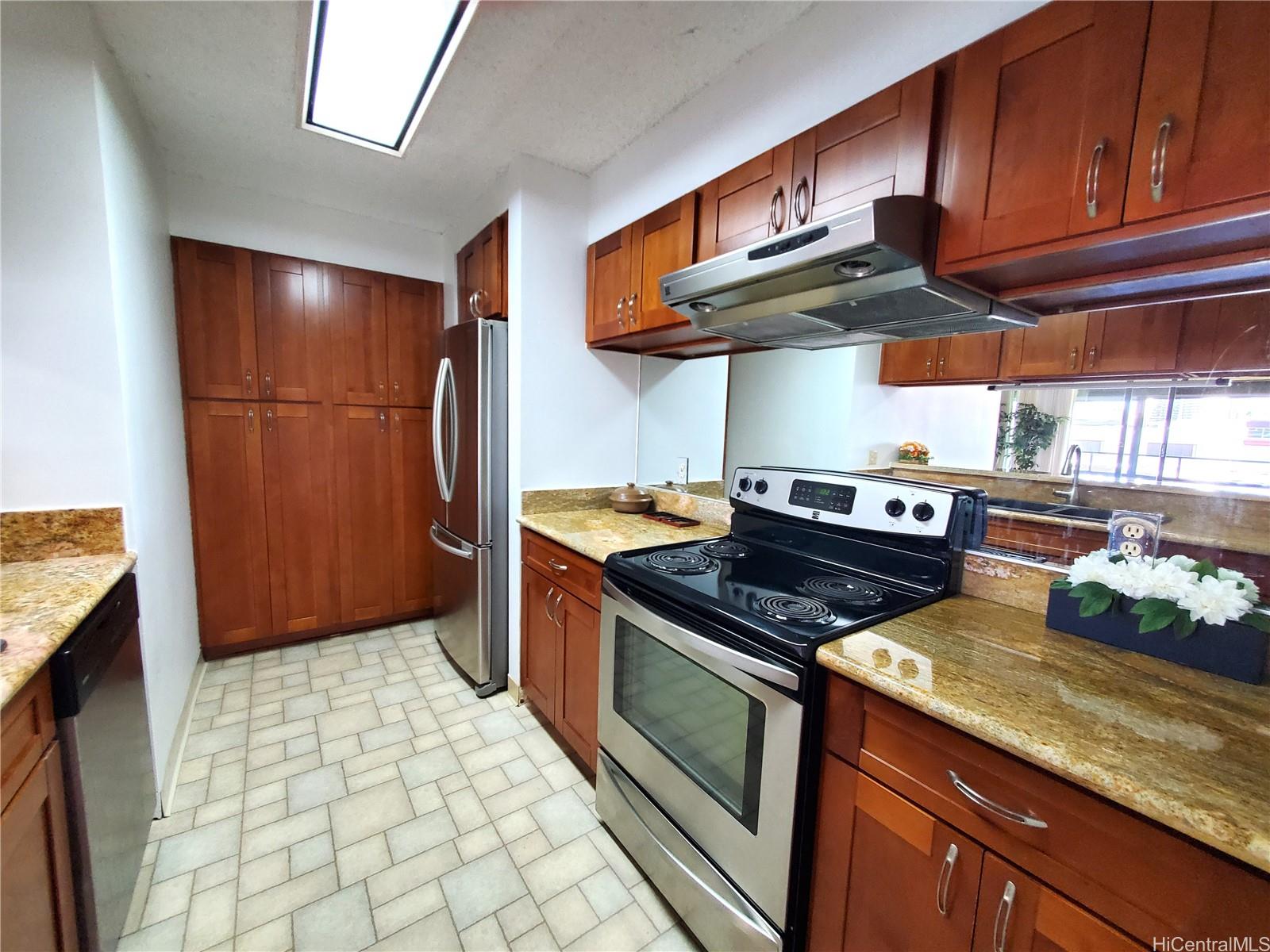 581 Kamoku Street #504, Honolulu, HI 96826