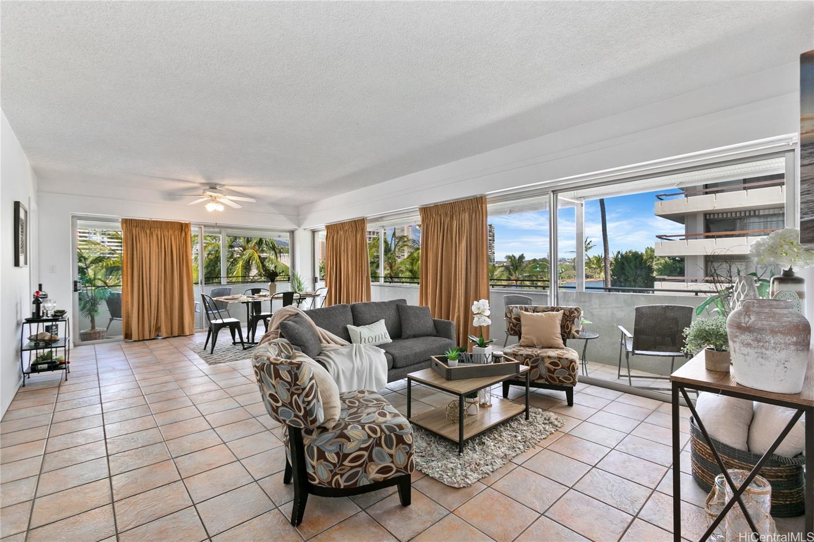 2015 Ala Wai Boulevard #4A, Honolulu, HI 96815