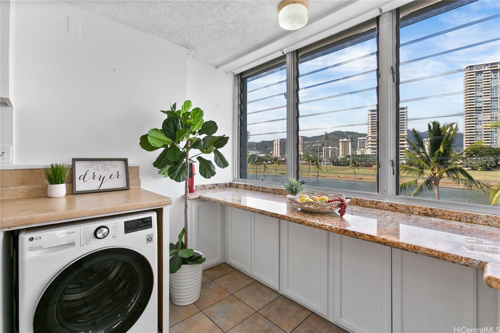 2015 Ala Wai Boulevard #4A, Honolulu, HI 96815