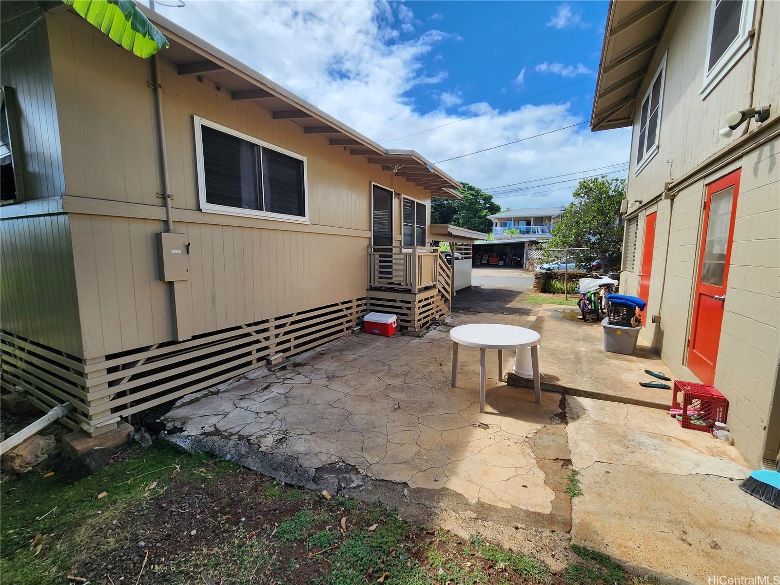 99-151 Mikalemi Street Aiea, HI 96701