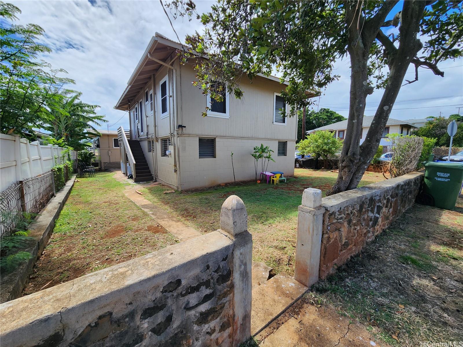 99-151 Mikalemi Street Aiea, HI 96701