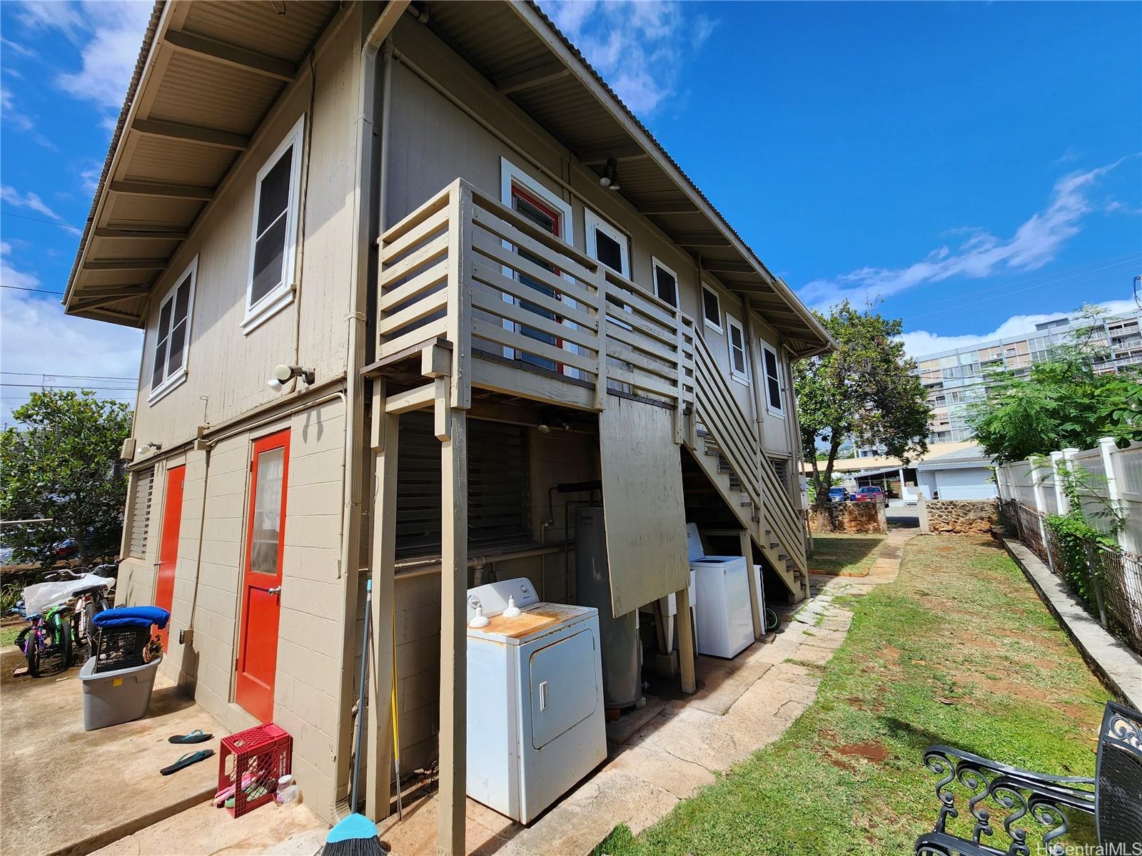 99-151 Mikalemi Street Aiea, HI 96701