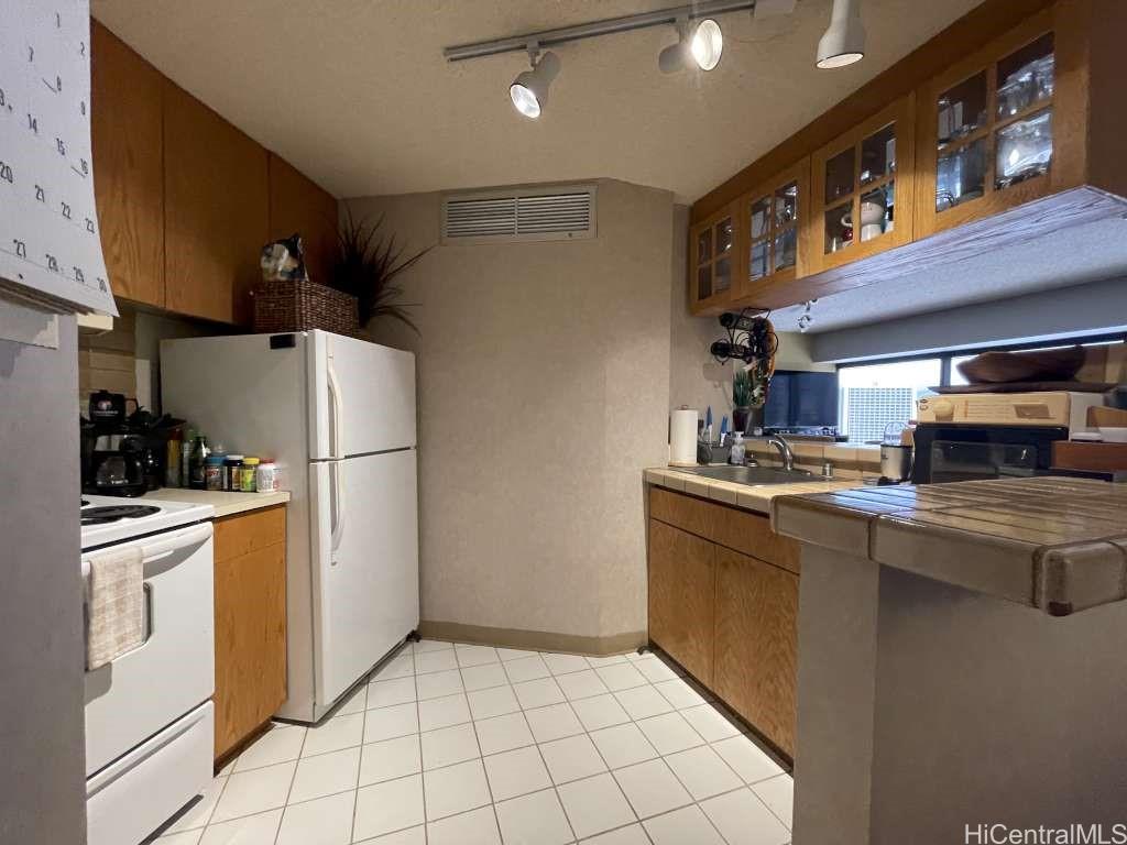 1088 Bishop Street #1302, Honolulu, HI 96813