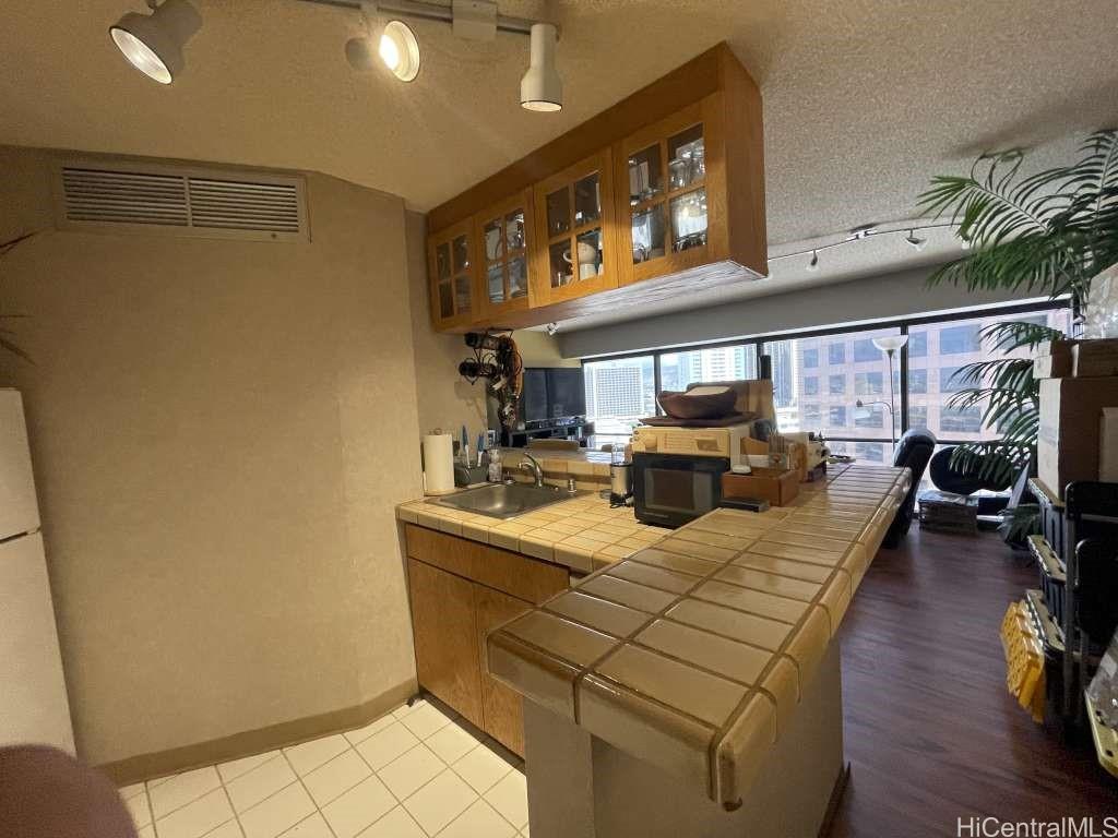 1088 Bishop Street #1302, Honolulu, HI 96813