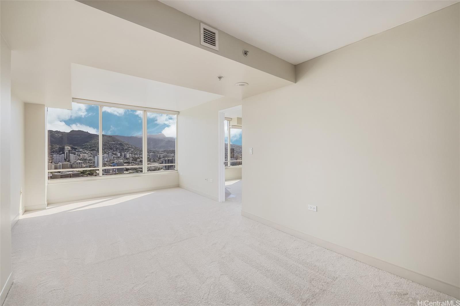 1009 Kapiolani Boulevard #3812, Honolulu, HI 96814