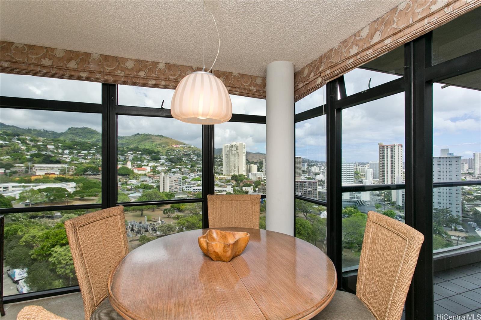 1015 Wilder Avenue #1001, Honolulu, HI 96822