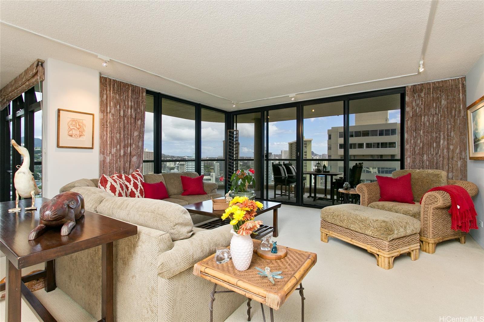 1015 Wilder Avenue #1001, Honolulu, HI 96822