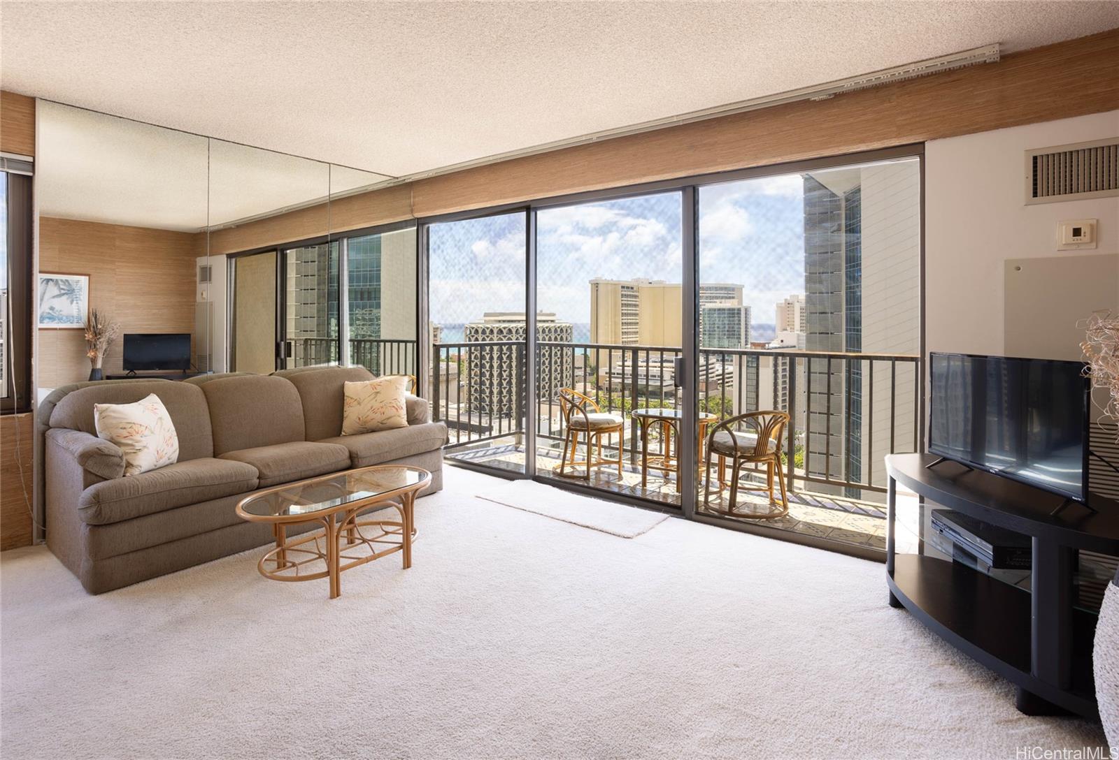 2140 Kuhio Avenue #2002, Honolulu, HI 96815