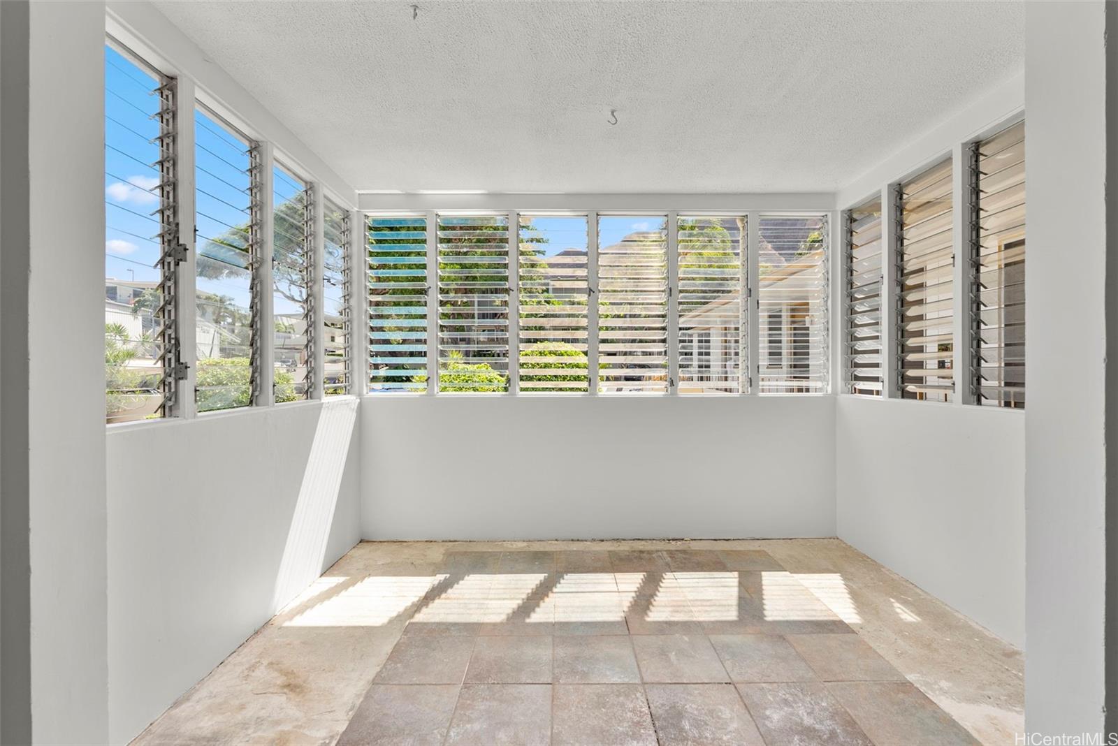 3131 Pualei Circle #13, Honolulu, HI 96815