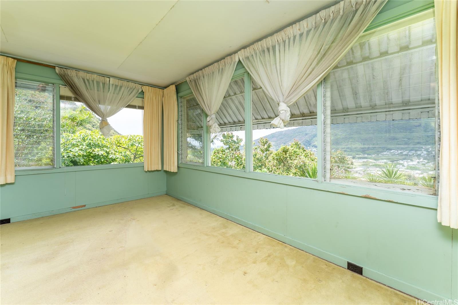 3169 Beaumont Woods Place Honolulu, HI 96822