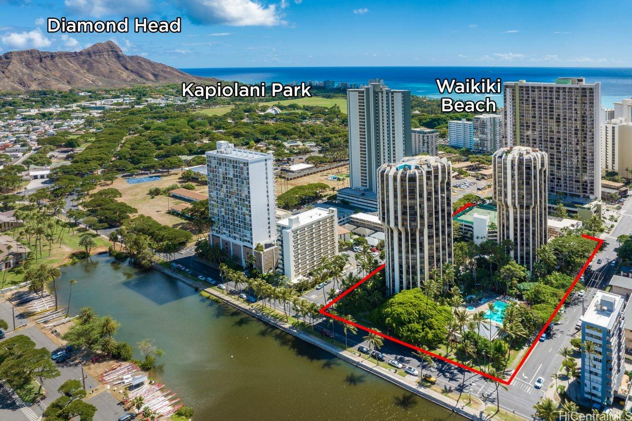 300 Wai Nani Way #II-1420, Honolulu, HI 96815