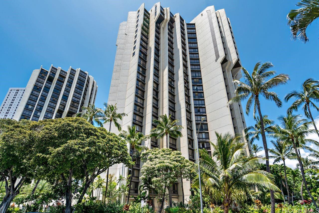 300 Wai Nani Way #II-1420, Honolulu, HI 96815