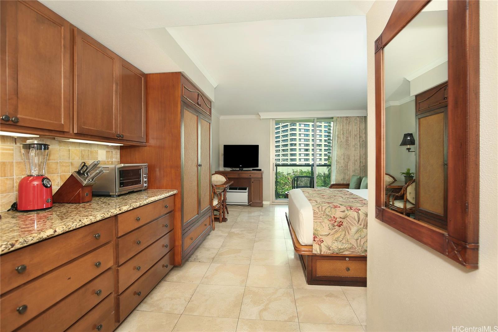 2045 Kalakaua Avenue #318, Honolulu, HI 96815