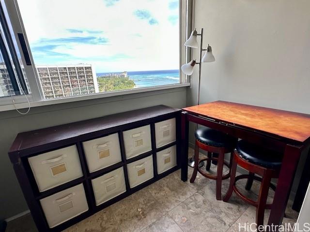 2500 Kalakaua Avenue #2405, Honolulu, HI 96815