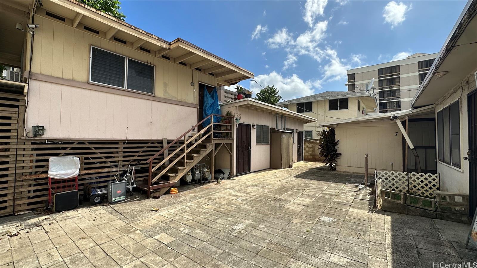 1525 Piikoi Street Honolulu, HI 96822