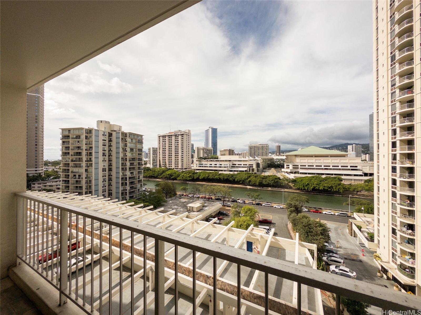 400 Hobron Lane #1014, Honolulu, HI 96815