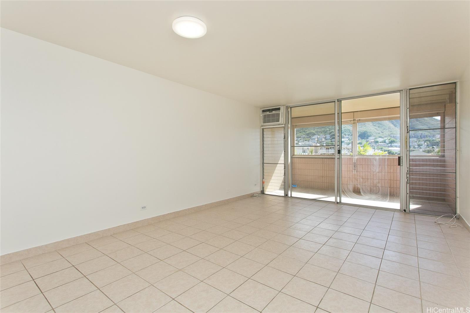 1634 Nuuanu Avenue #305, Honolulu, HI 96817