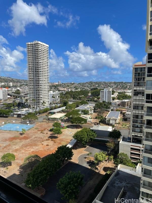 2724 Kahoaloha Lane #2004, Honolulu, HI 96826