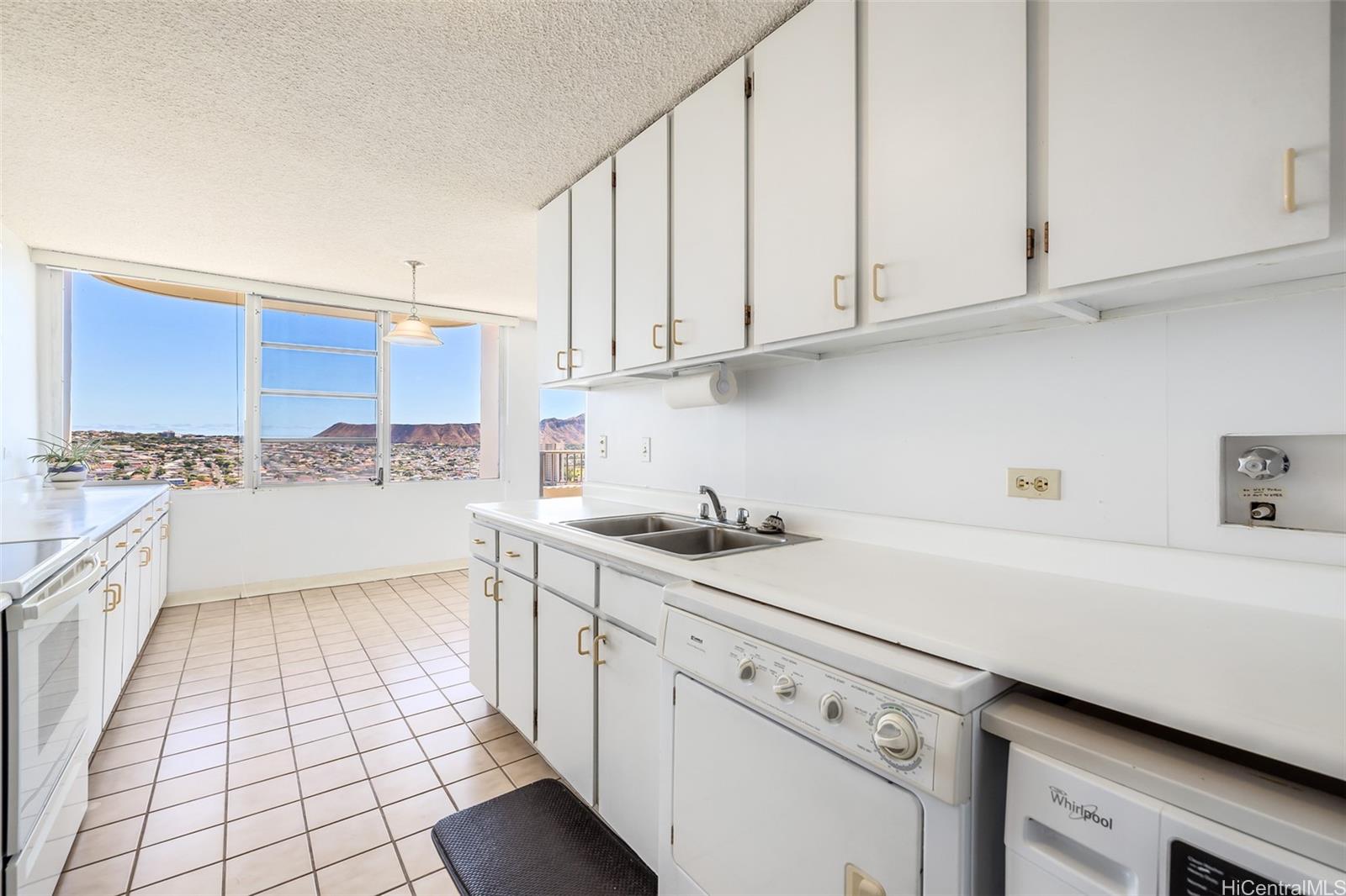 2825 King Street #2601, Honolulu, HI 96826