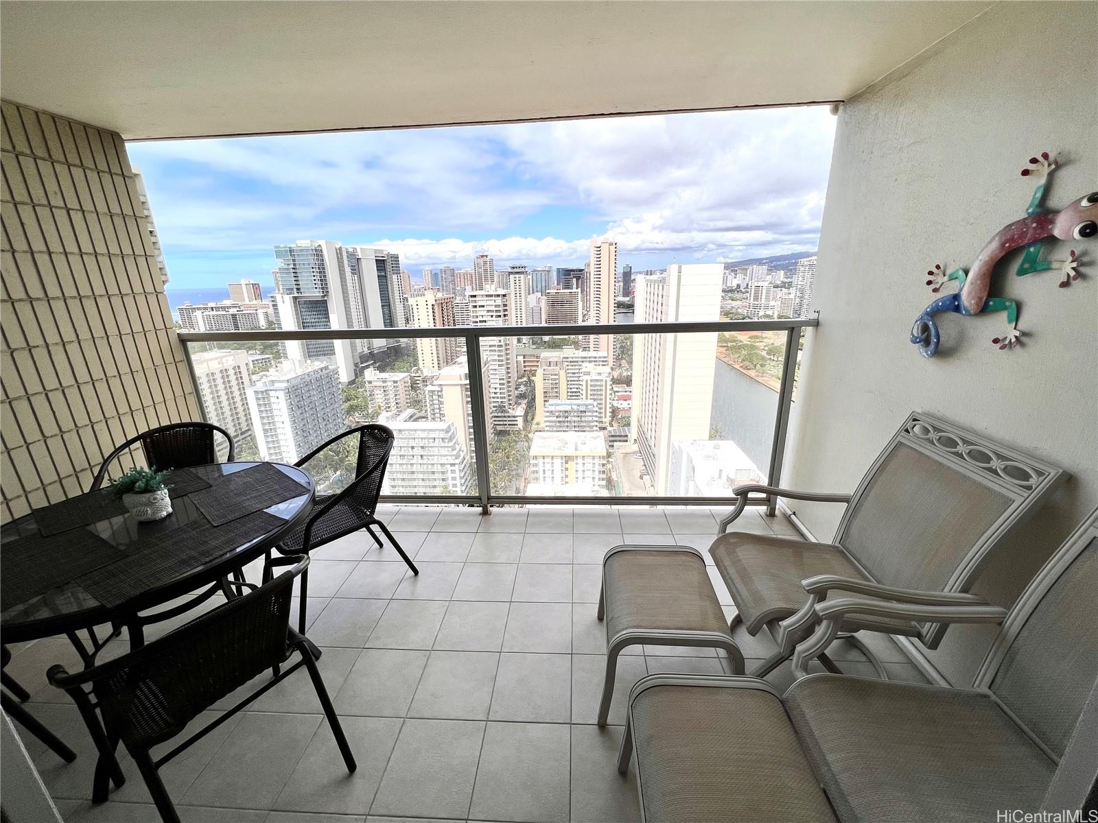 445 Seaside Avenue #3518, Honolulu, HI 96815