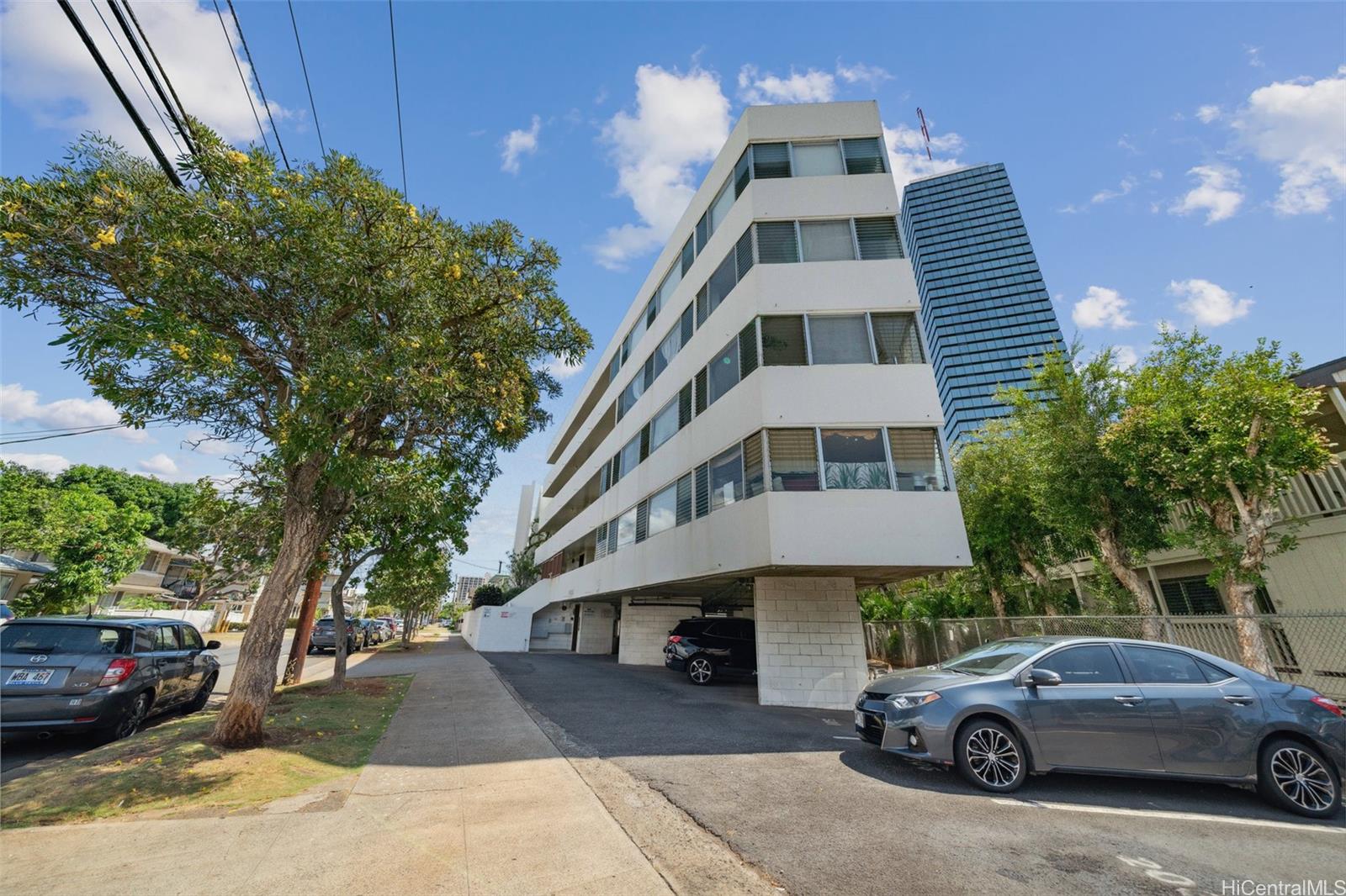 1715 Fern Street #202, Honolulu, HI 96826