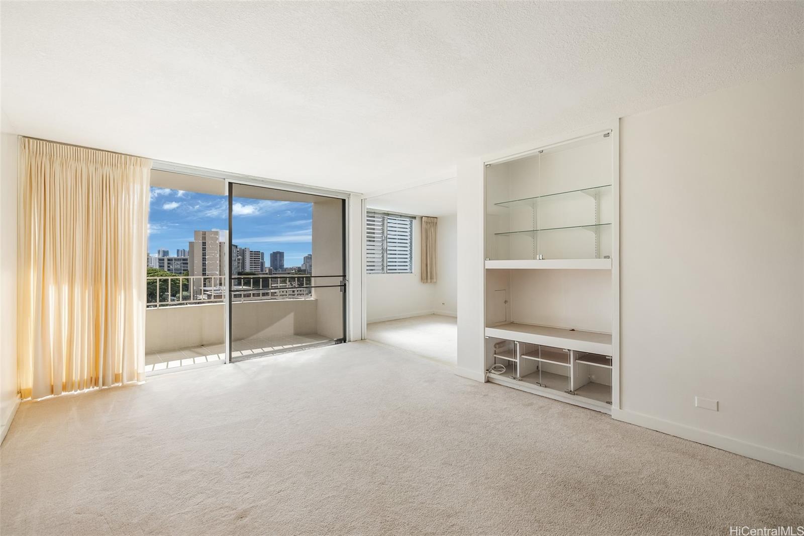 1805 Poki Street #702, Honolulu, HI 96822