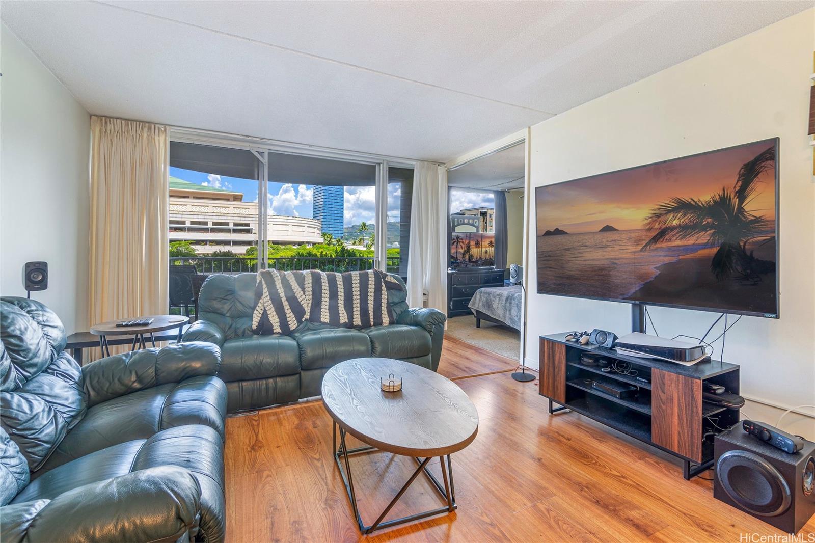 1717 Ala Wai Boulevard #404, Honolulu, HI 96815