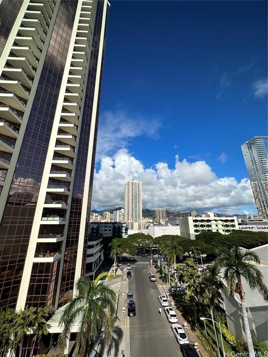 803 Waimanu Street #702, Honolulu, HI 96813