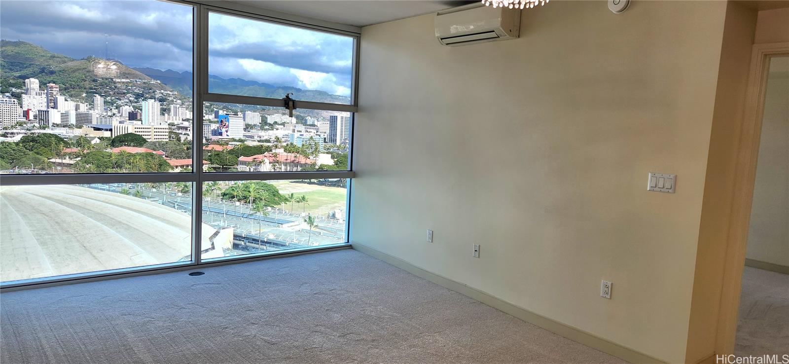 909 Kapiolani Boulevard #1807, Honolulu, HI 96814