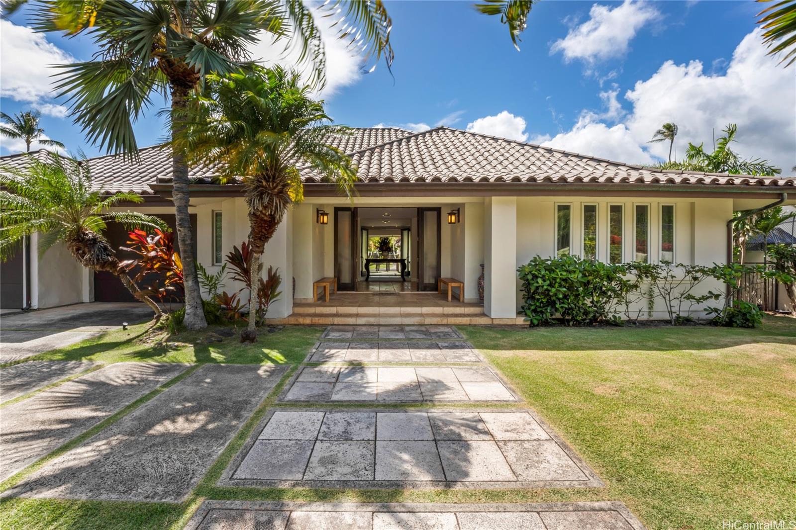 4670 Kahala Avenue Honolulu, HI 96816