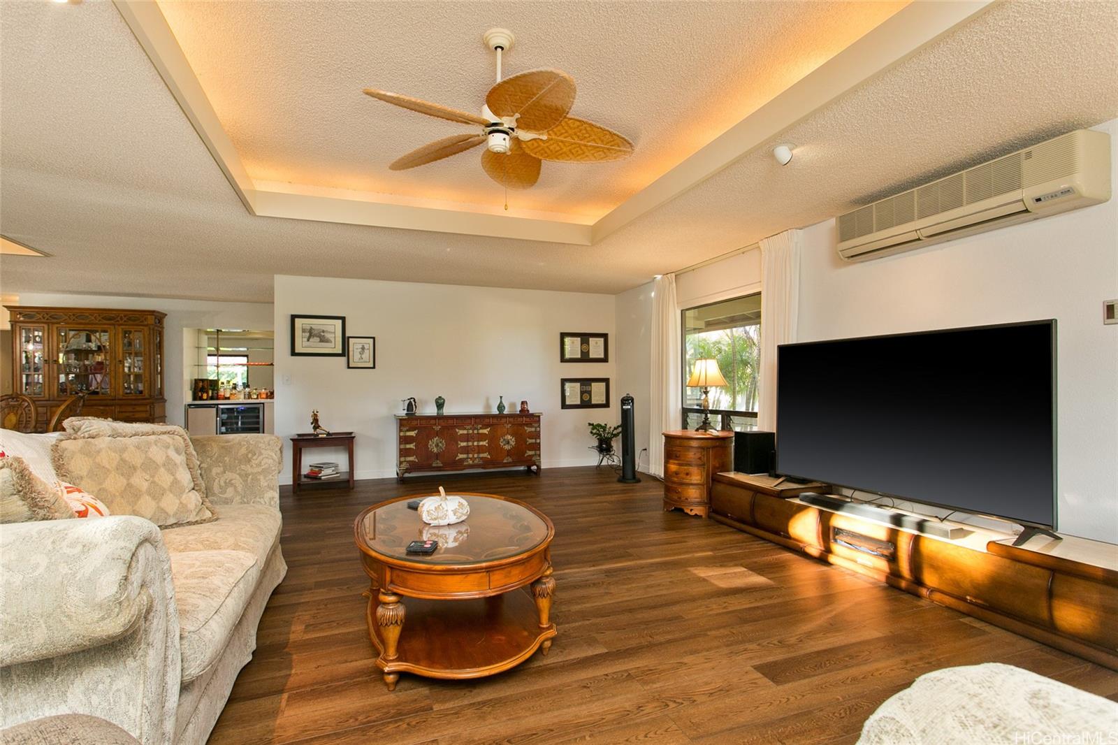 1015 Laukupu Way Honolulu, HI 96825