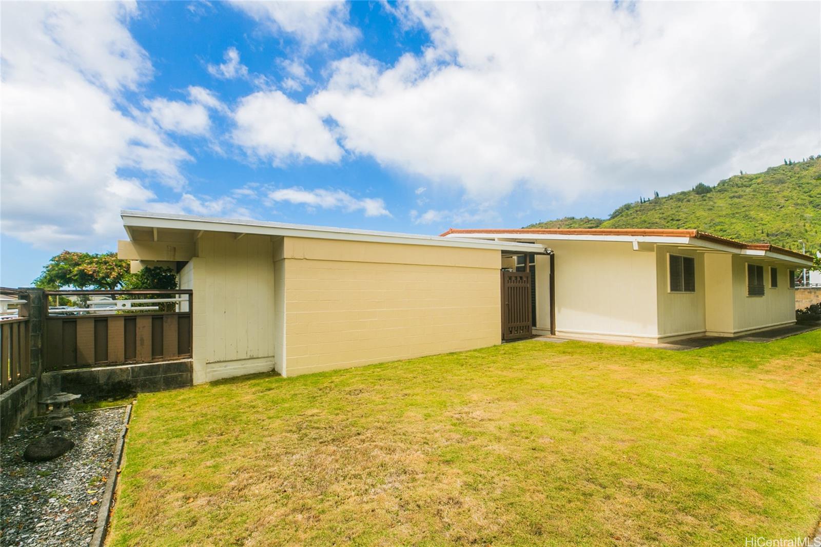 3040 Kanu Street Honolulu, HI 96822