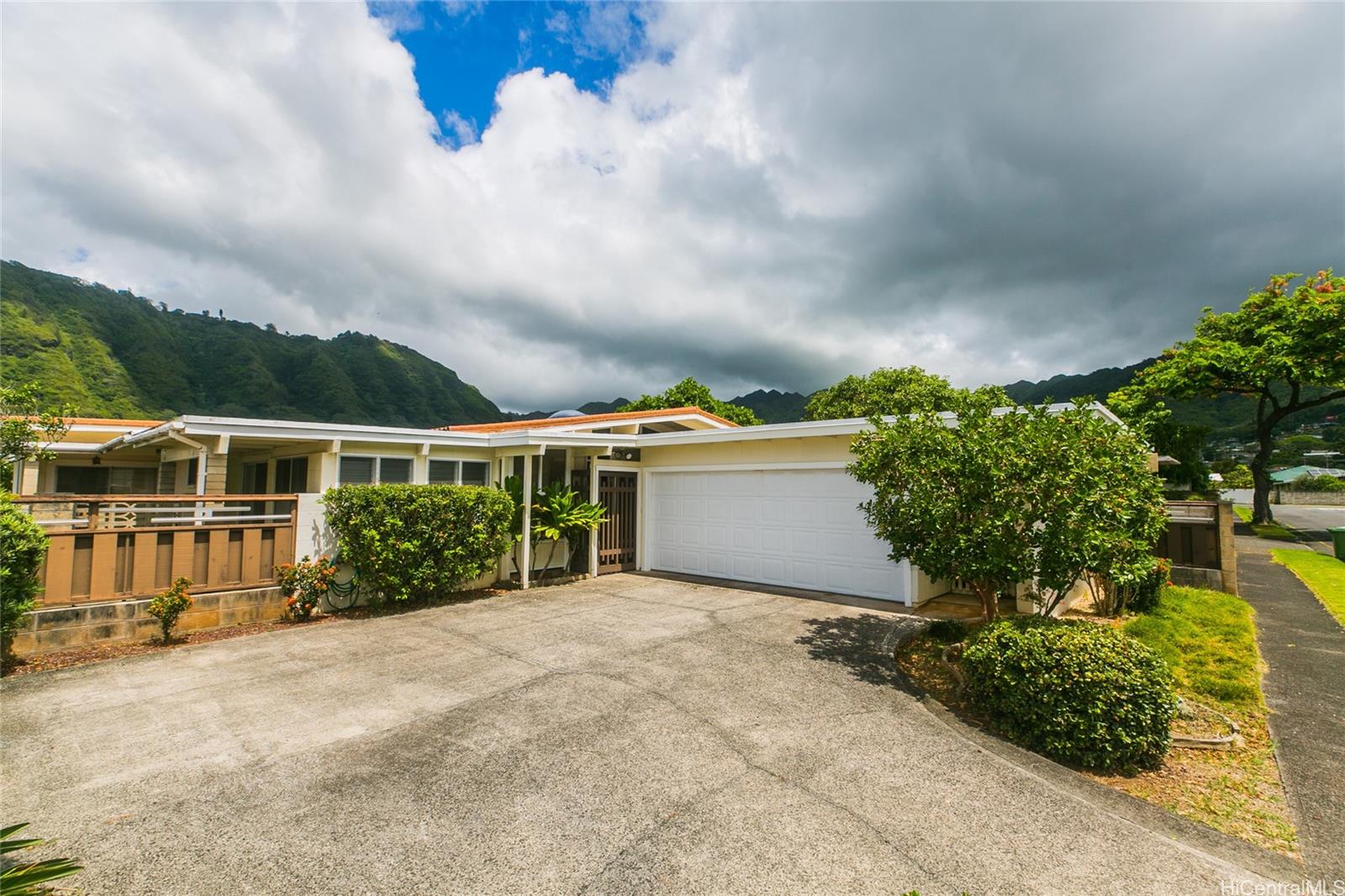 3040 Kanu Street Honolulu, HI 96822