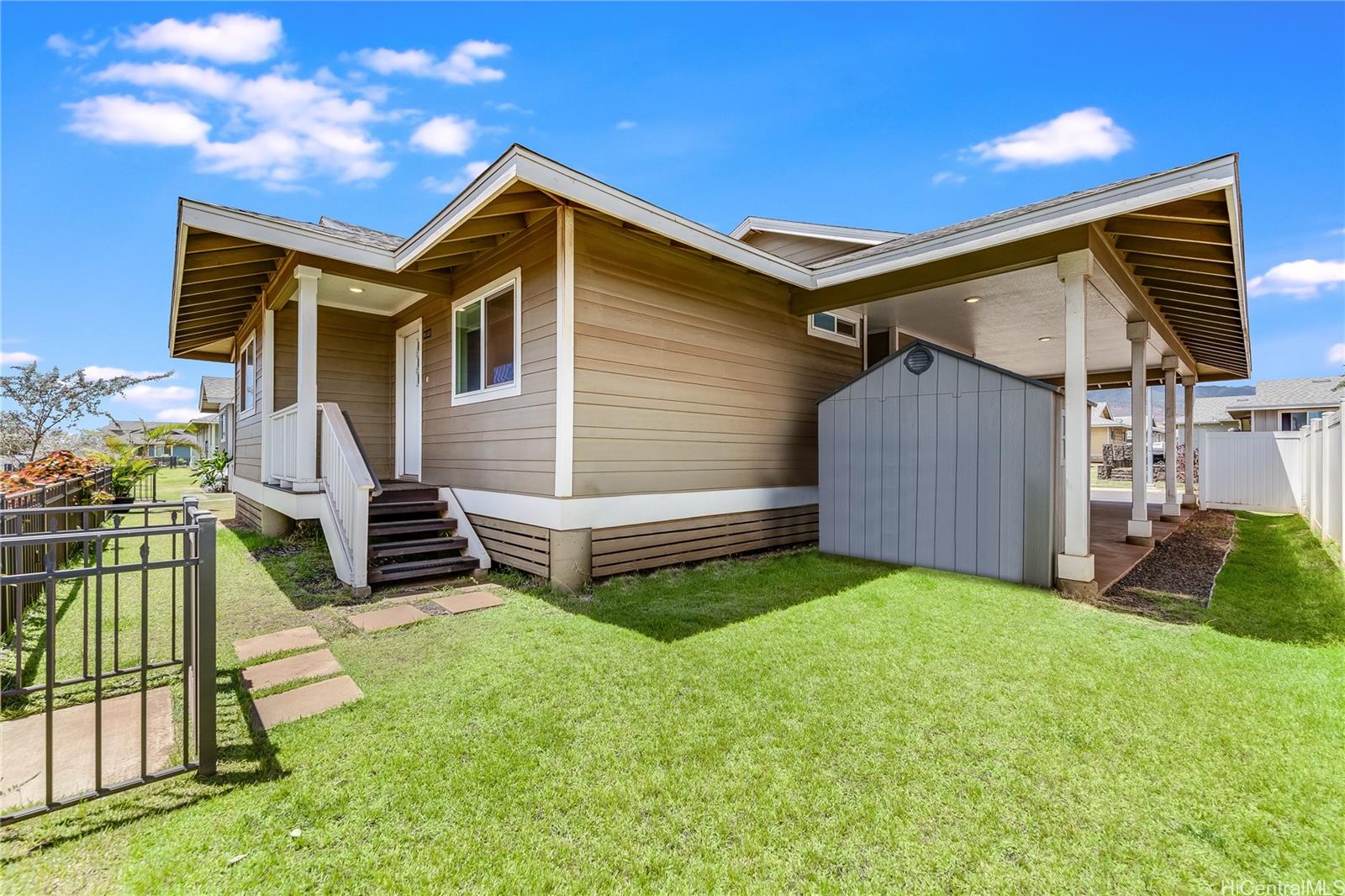 91-1325 Hoomahua Street Ewa Beach, HI 96706