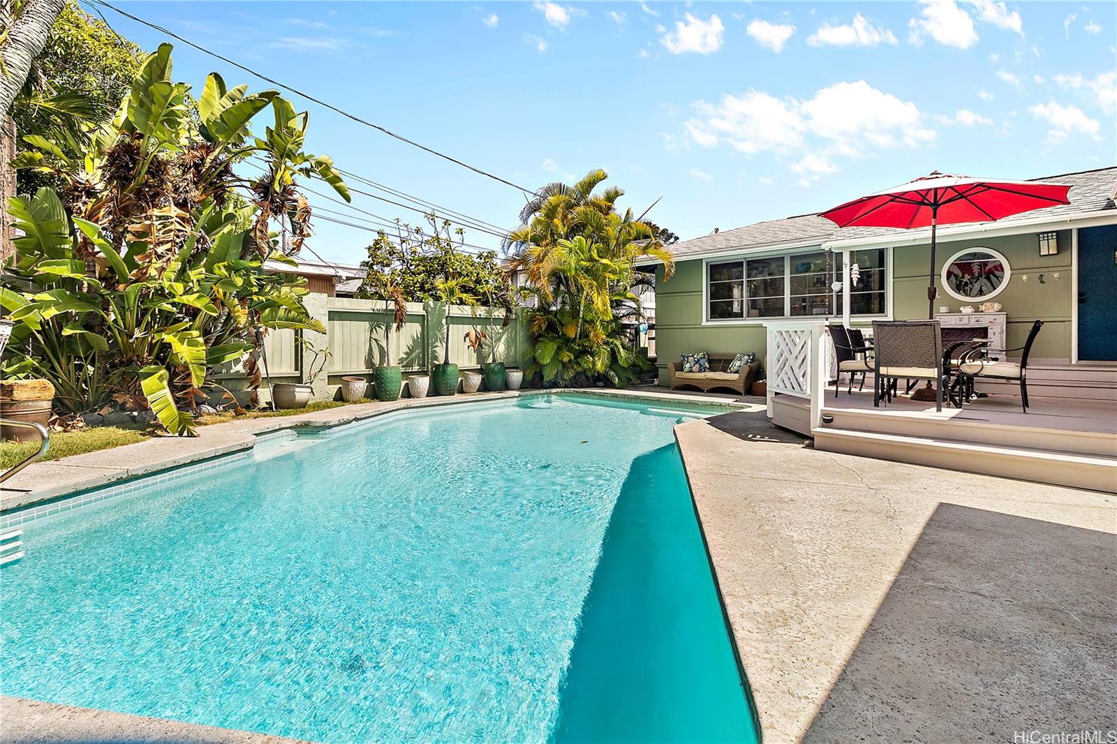 742 Maluniu Avenue Kailua, HI 96734