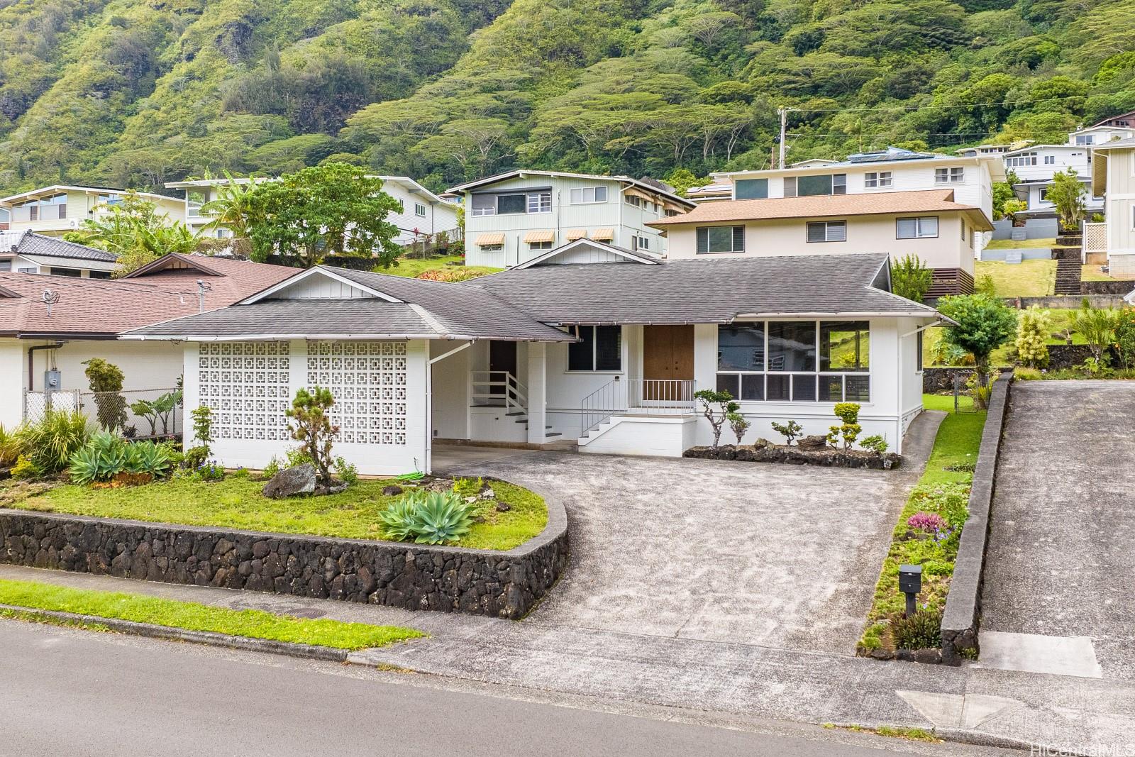 3380 Manoa Road Honolulu, HI 96822