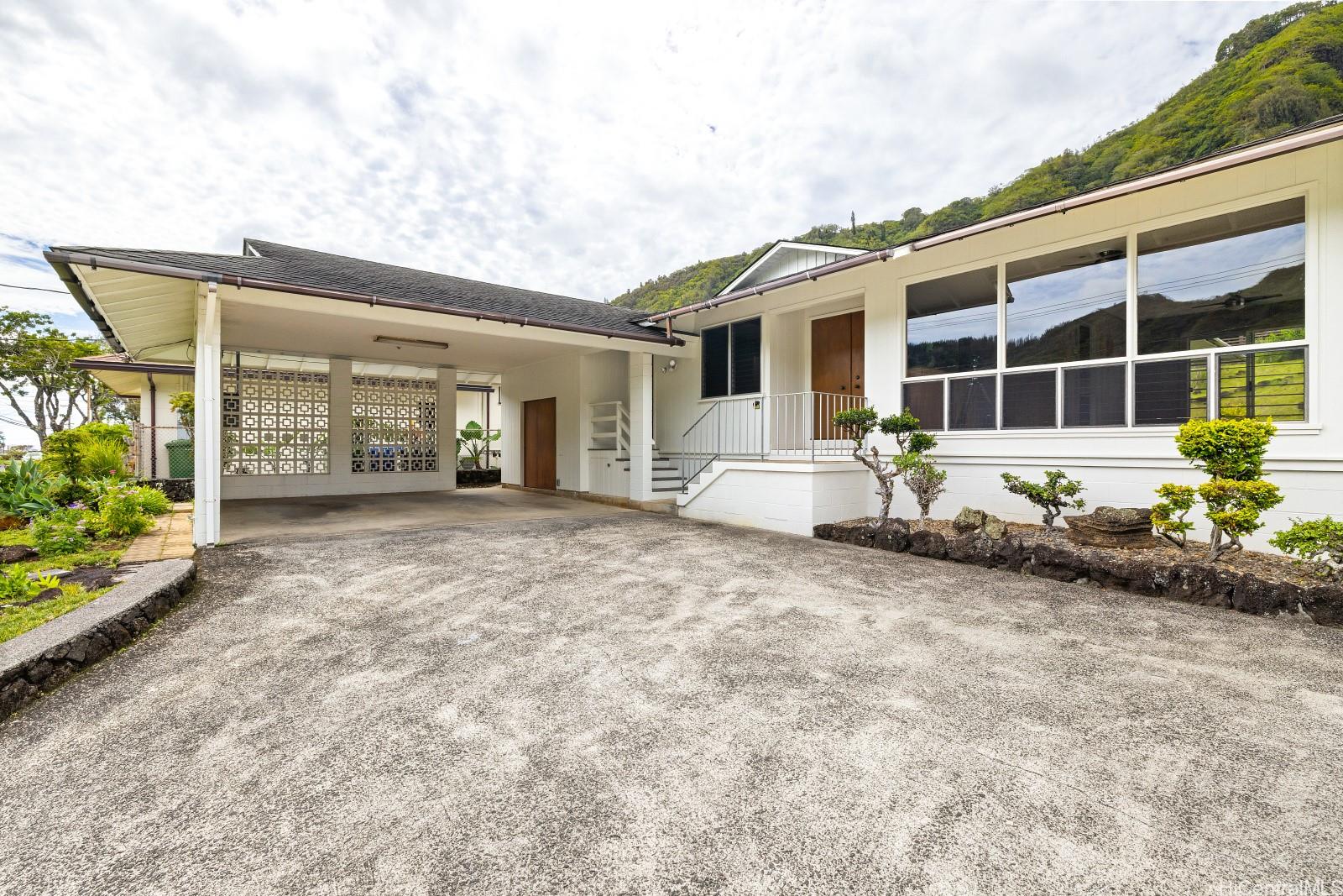 3380 Manoa Road Honolulu, HI 96822