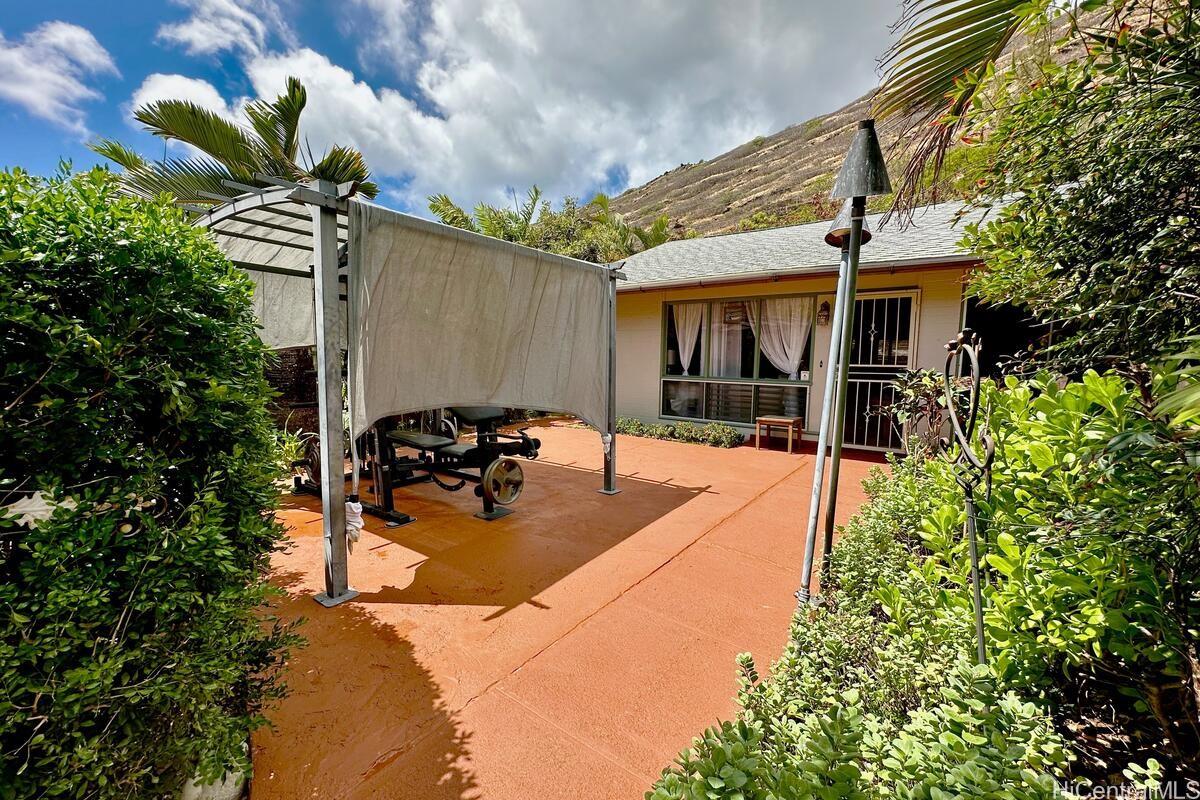 636 Ainapo Street Honolulu, HI 96825