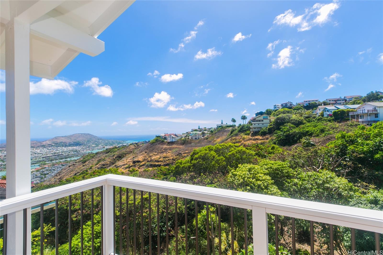 1125 Kamookoa Place Honolulu, HI 96825