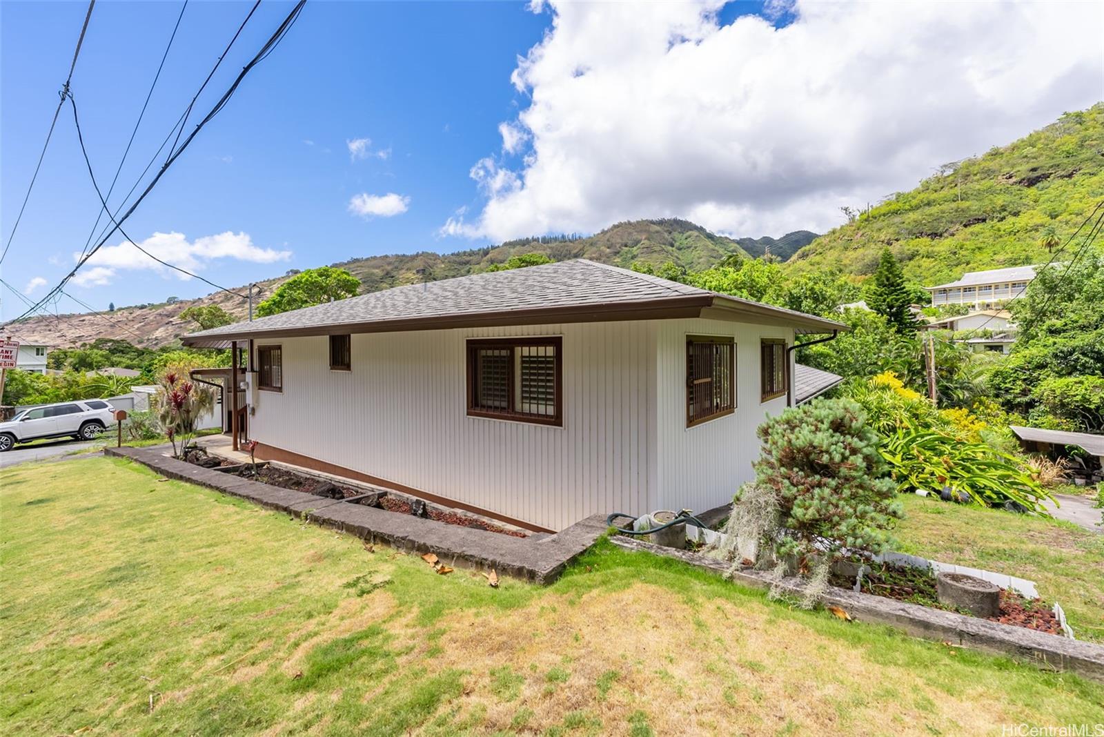 2310 Kipona Place Honolulu, HI 96816