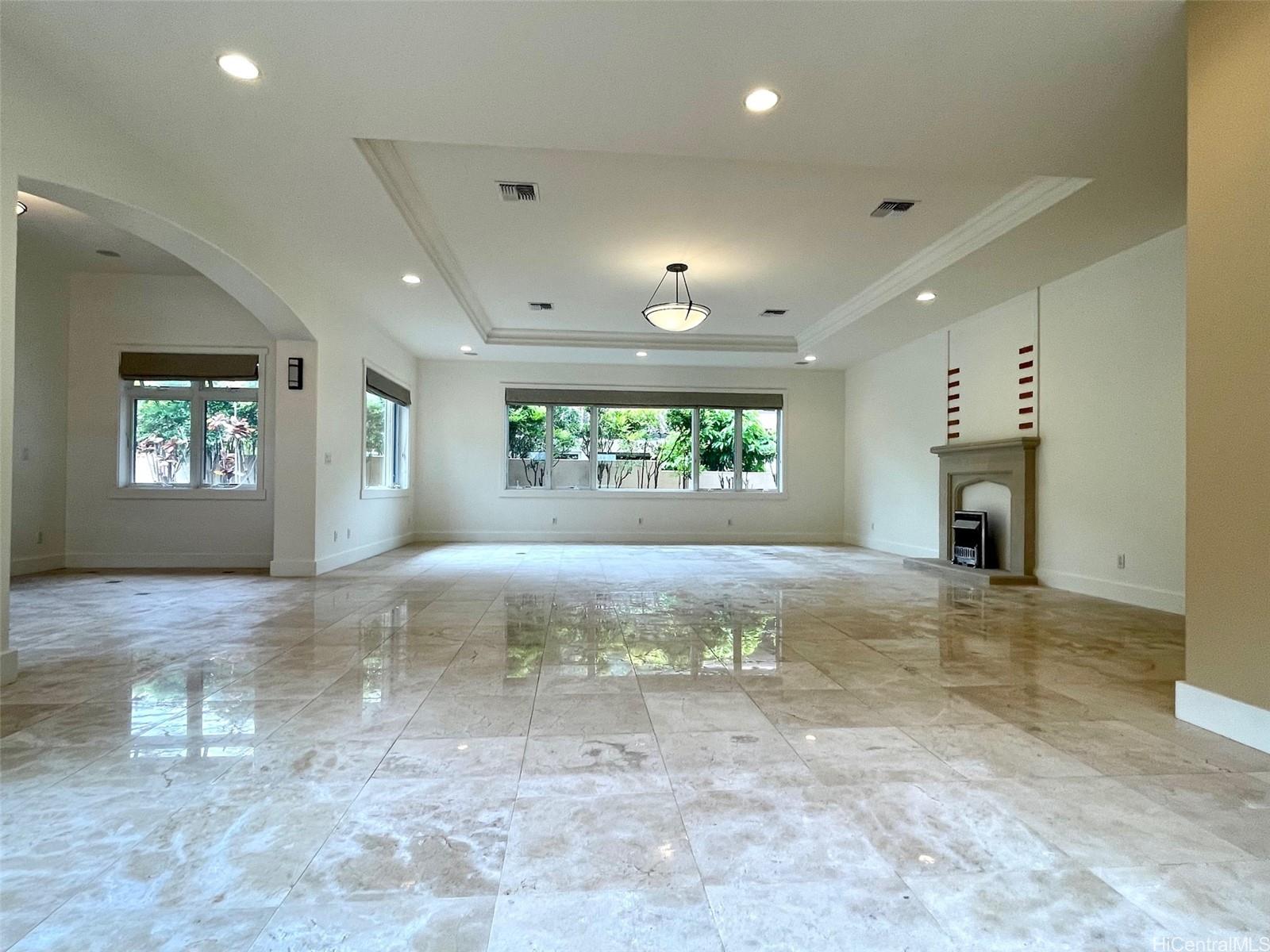 23 Old Pali Place Honolulu, HI 96817