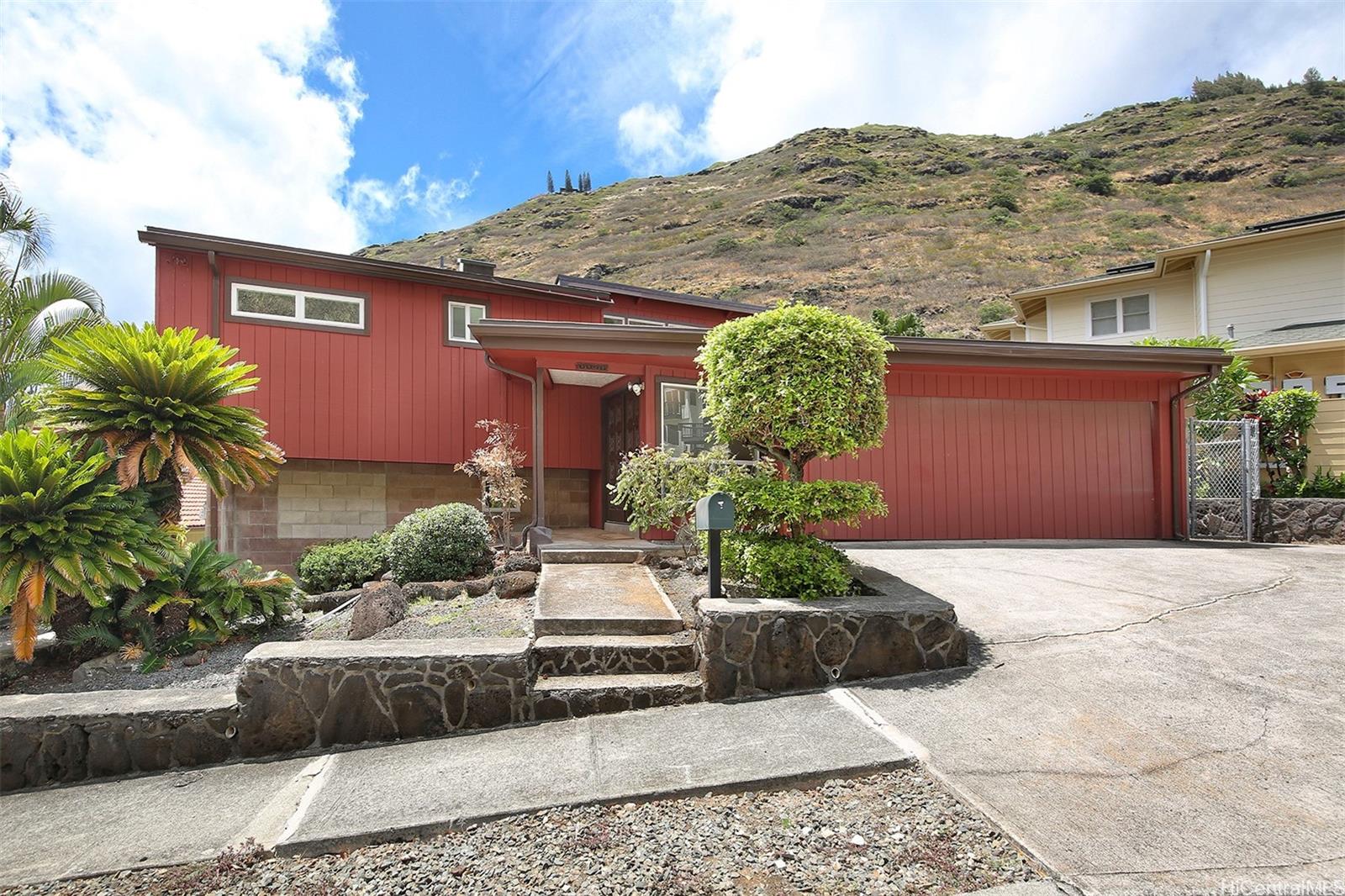 6046 Haleola Street Honolulu, HI 96821