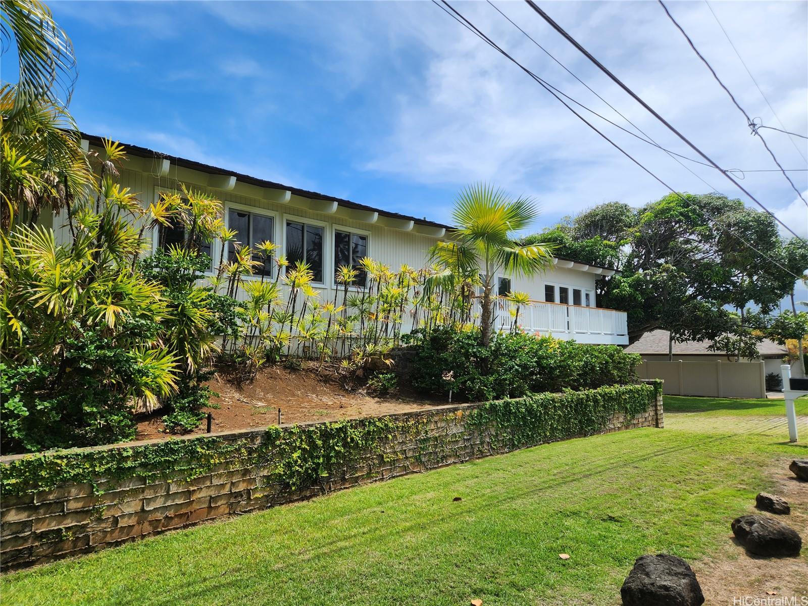 18 Kaapuni Drive Kailua, HI 96734