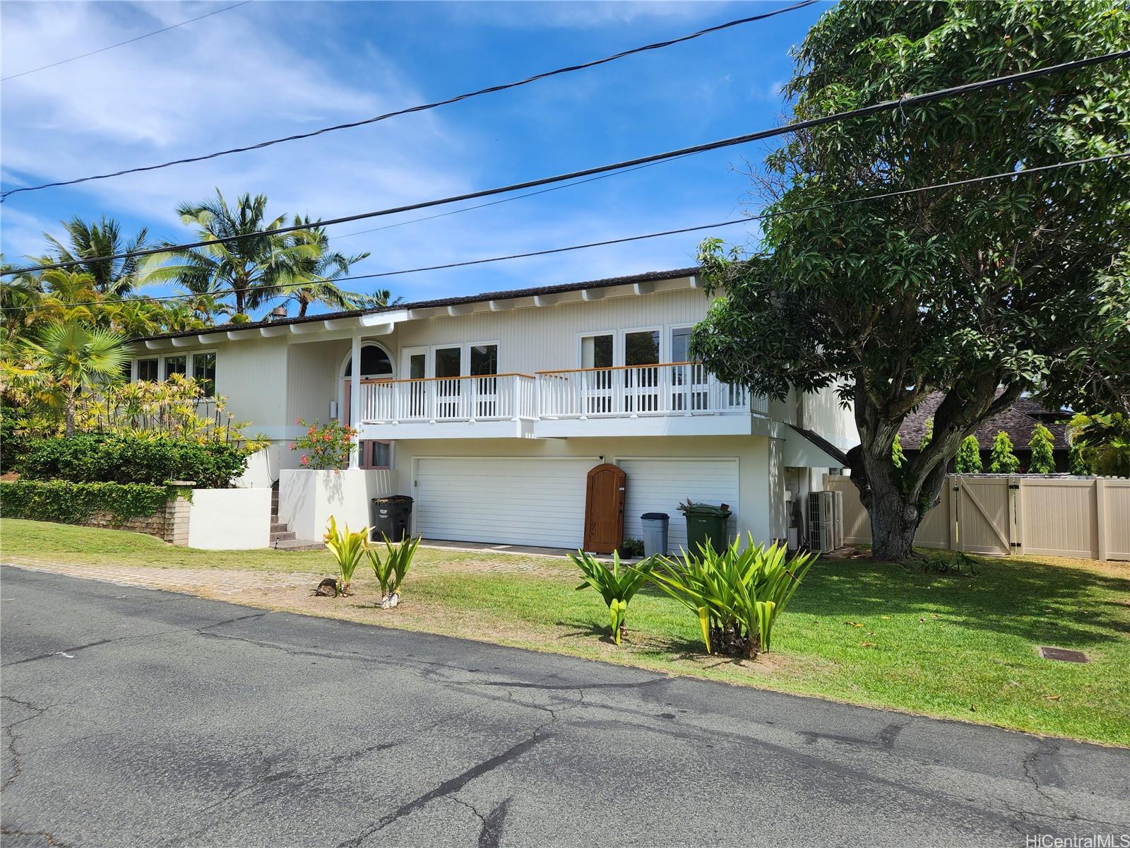  18 Kaapuni Drive Kailua, HI 96734