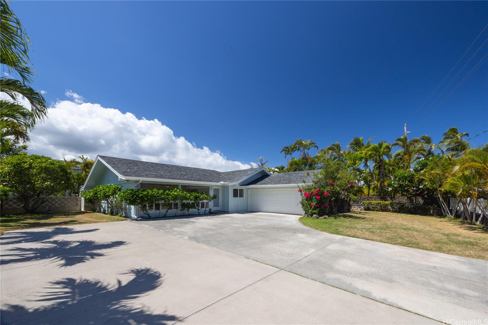 165 Kalaheo Avenue Kailua, HI 96734