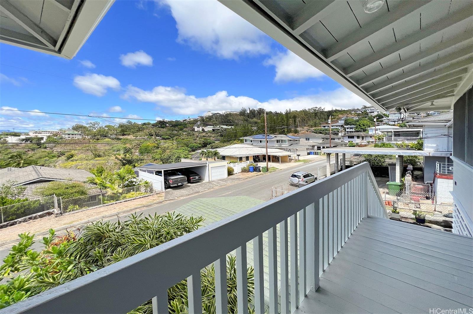 1219 Mamalu Street Honolulu, HI 96817