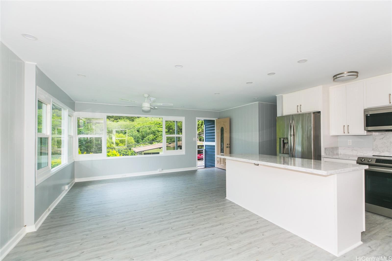 3069 Nihi Street Honolulu, HI 96819