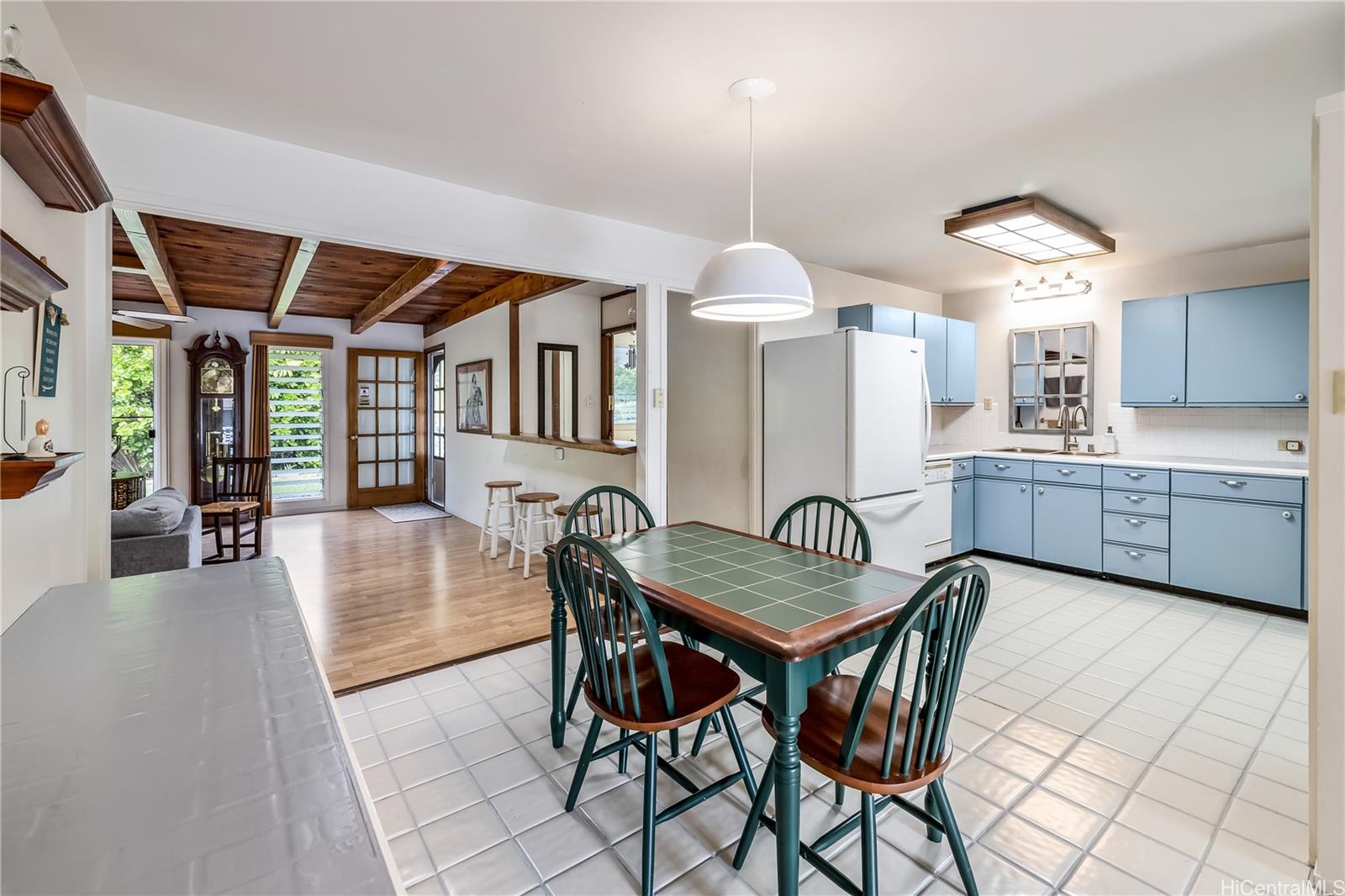 476 Paumakua Place Kailua, HI 96734